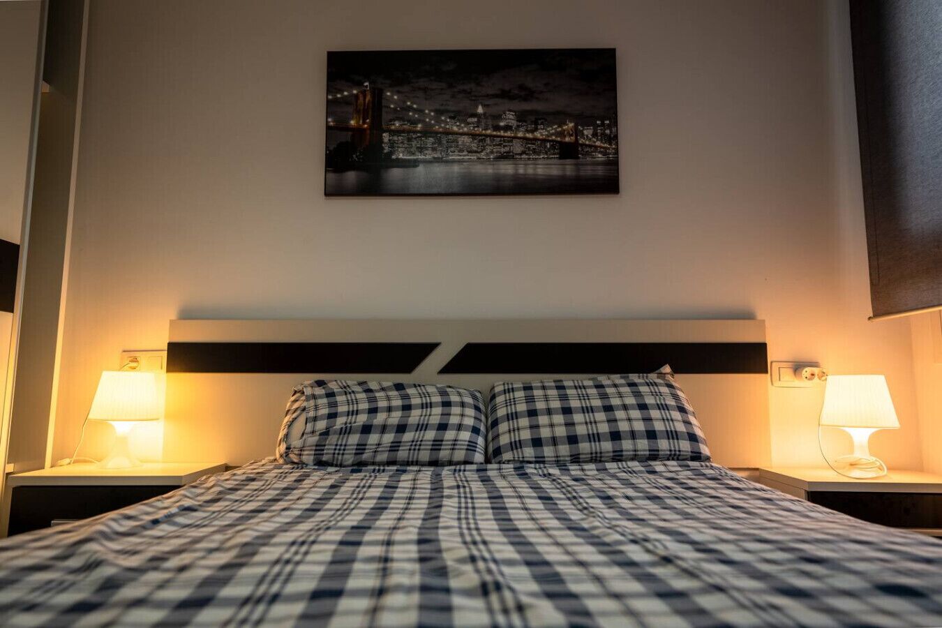 Desk, WiFi, bed sheets