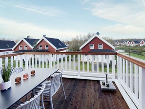 Outdoor dining - Vacation apartment Schilfhaus, 2 bedrooms, sauna, whirlpool, balcony and garden (Nordhorn)