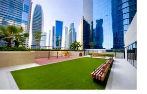 Terrace/patio - Stylish 1BR in Dubai - Canal View - Walk to Burj Khalifa (Dubai)