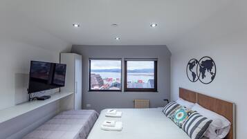 Studio, fjellutsikt | Sengetøy av topp kvalitet, dundyner, senger med overmadrass og minibar