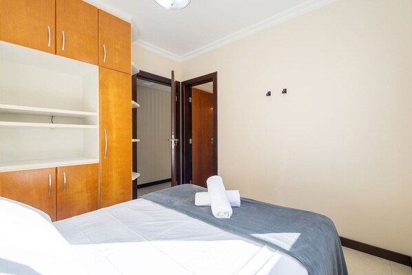 Room - Apt w/ Gourmet Balcony Oceanfront Rkr0502 (Itapema)