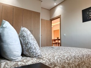 熨斗/熨衣板、WiFi、床单