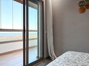 Iron/ironing board, WiFi, bed sheets - Peaceful Ocean-View Apartment with Large Enclosed Terrace, Near Casablanca (Casablanca)