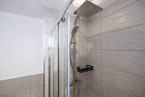 Hair dryer - Luxurious Stylish Apartment (Stretford)