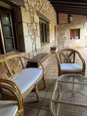 Terrace/patio - Casa Rural Erre Q Erre  Naturaleza, calma y vistas (Bárcena)