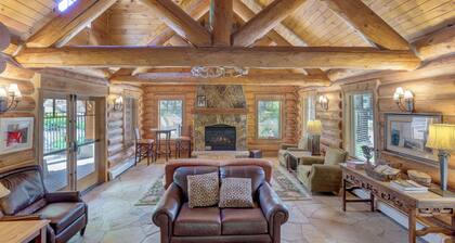 Cozy River Run Condo - Fireplace & Clubhouse with Pool & Hot Tub