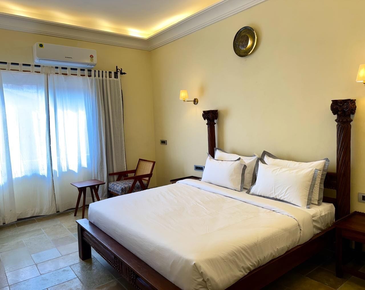 Bàn, truy cập Internet không dây miễn phí 