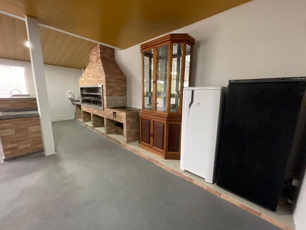 Interior - Garden House - Beautiful Holiday Home - 500 Meters from the Beach - Pets Allowed (Navegantes)