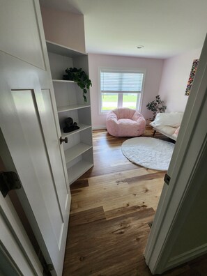 Interior - Adorable 3-bedroom 2-bath House in quiet, safe, kid/pet friendly neighborhood. (Enfield)