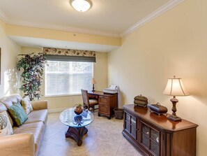 TV - Welcome to Carefree in Calysle in Bonital Springs1 (Bonita Springs)