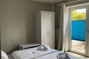 Room - Feel-good double room with outdoor area - Only 300 m from the beach (Cuxhaven)