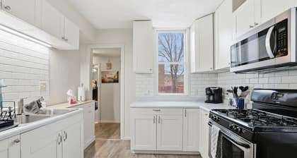 Charming St Paul Getaway 4 Bedroom Home