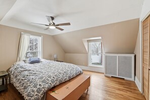 House, 4 Bedrooms | 4 bedrooms, desk, laptop workspace, free WiFi - The Mint Manor Cozy 4BR Near Downtown St Paul (St. Paul)