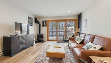 Condo, 1 Bedroom | Living area | Smart TV