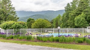 Pool - Bridges 76 2 Bedroom Condo (Warren)