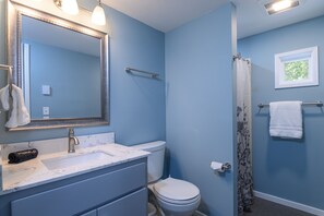 Kondominium, 2 kamar tidur | Kamar mandi | Handuk dan sampo