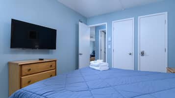 Condo, 2 Bedrooms | 2 bedrooms, laptop workspace, free WiFi