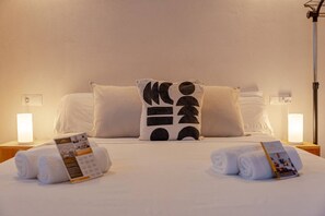 Desk, WiFi, bed sheets - The Stone House – naturaleza y confort (villacarriedo)