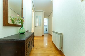 Interior - Your Bright Retreat in the Heart of Santander (Santander)