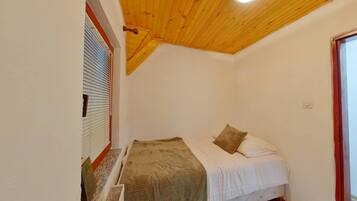 House, 4 Bedrooms, Smoking, Balcony | 4 bilik tidur