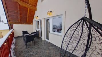House, 4 Bedrooms, Smoking, Balcony | Terrace/patio