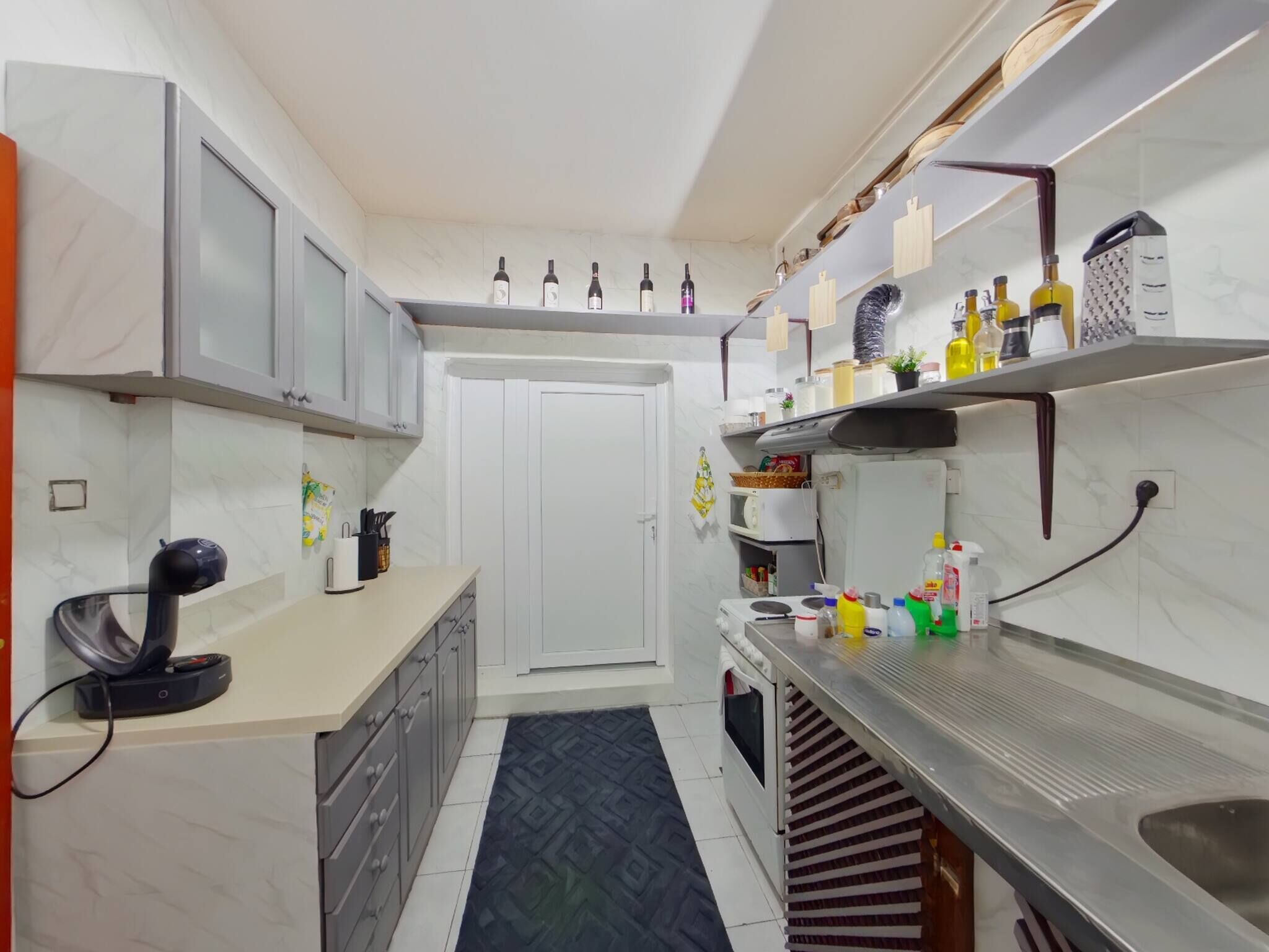 House, 4 Bedrooms, Smoking, Balcony | Private kitchen