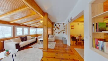 Nhà, 4 phòng ngủ, hút thuốc, ban công | Phòng khách