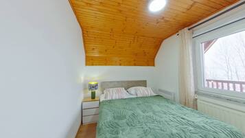 House, 4 Bedrooms, Smoking, Balcony | 4 bedrooms