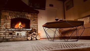 House, 4 Bedrooms, Smoking, Balcony | Interior