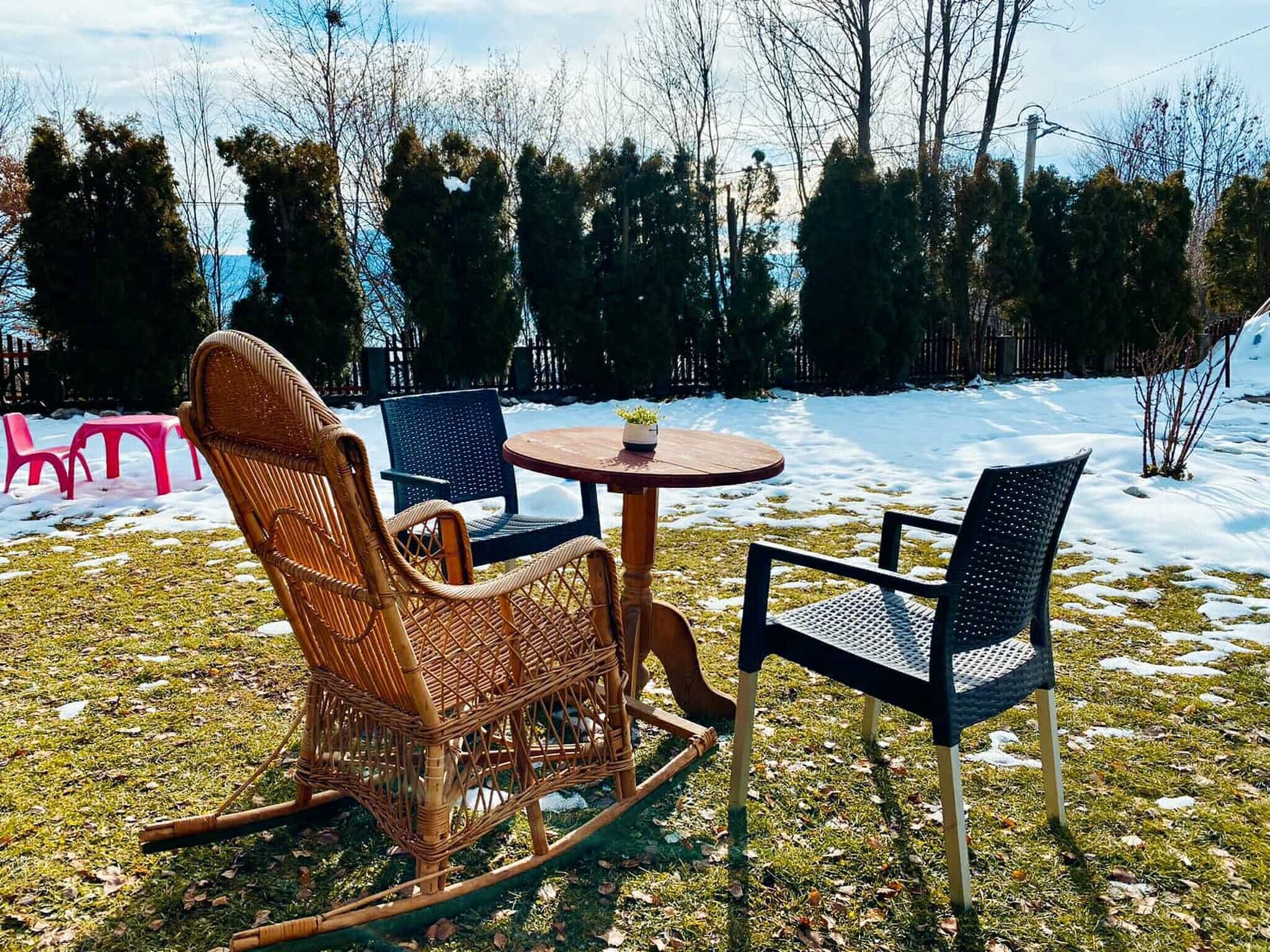 House, 4 Bedrooms, Smoking, Balcony | Outdoor dining