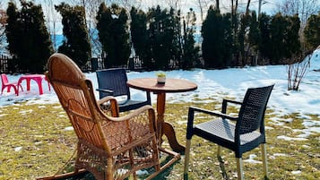 House, 4 Bedrooms, Smoking, Balcony | Outdoor dining