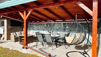 Nhà, 4 phòng ngủ, hút thuốc, ban công | Hiên