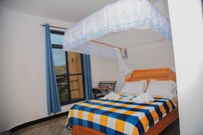 Luxury Single Room, Courtyard View | Desk, free WiFi - Chambo Villas (Mikumi)