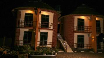 ด้านหน้าที่พัก