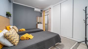 Iron/ironing board, WiFi, bed sheets