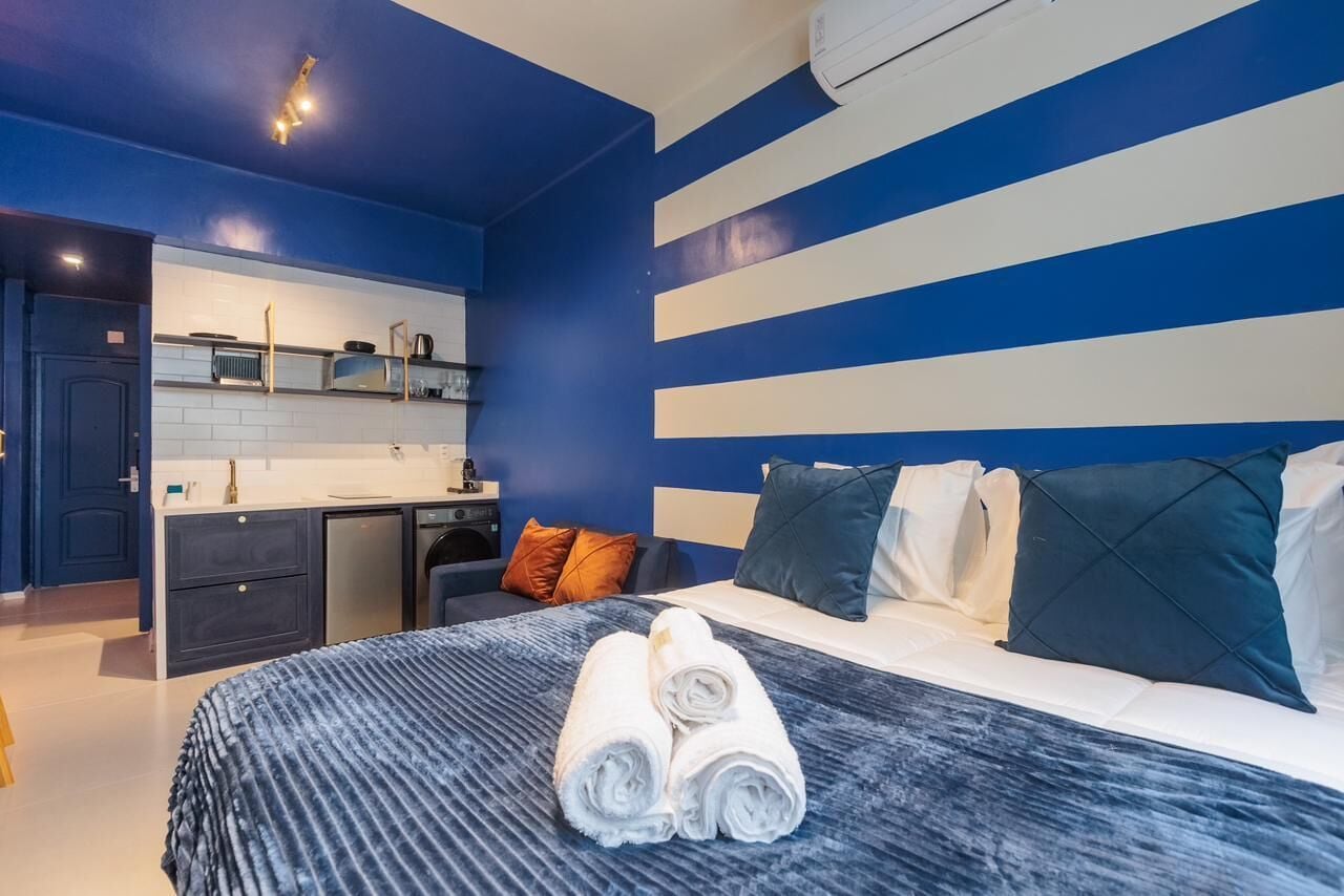 Luxury Apartment, Kitchen, Beachside | Blackout curtains, iron/ironing board, free WiFi