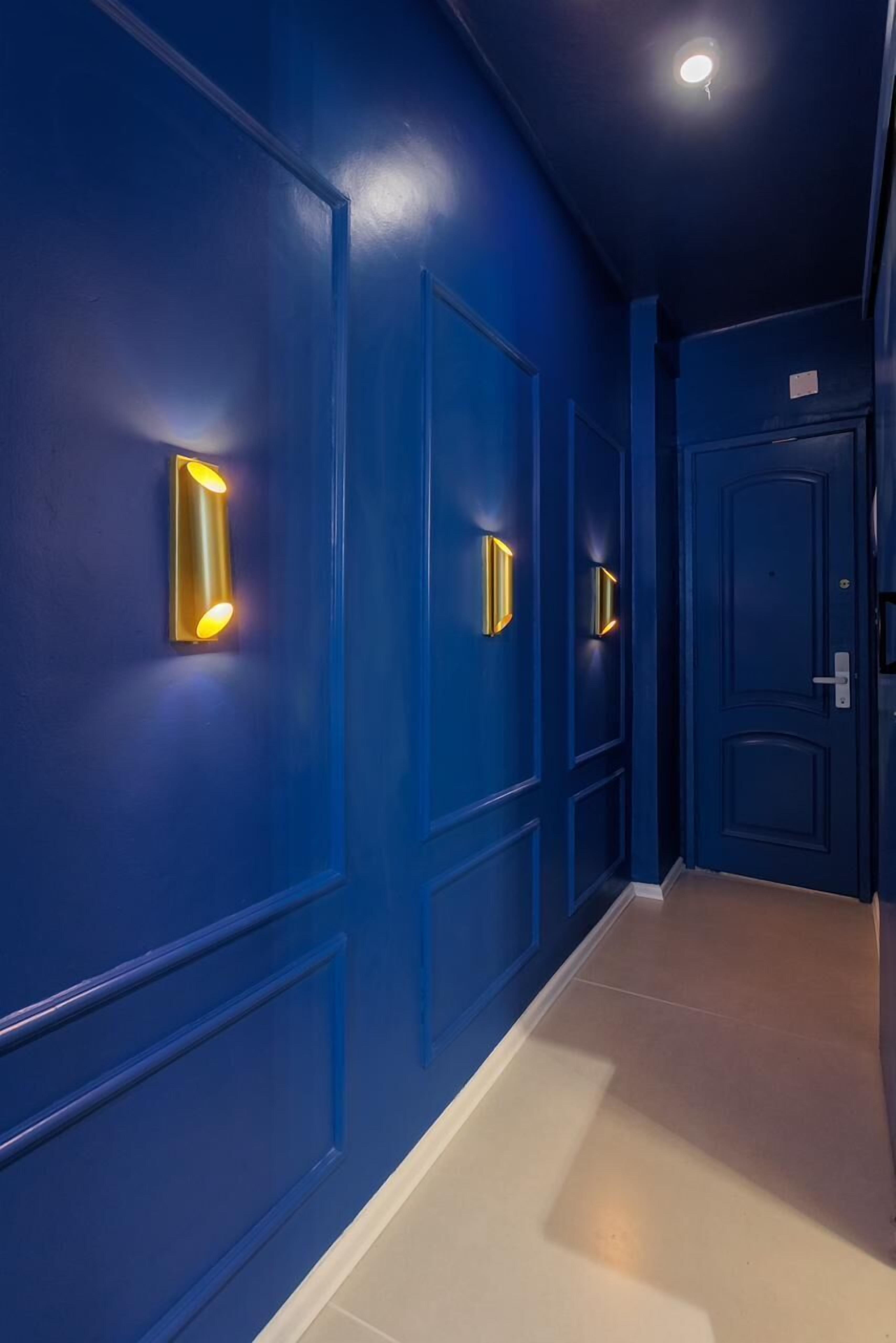 Luxury Apartment, Kitchen, Beachside | Blackout curtains, iron/ironing board, free WiFi