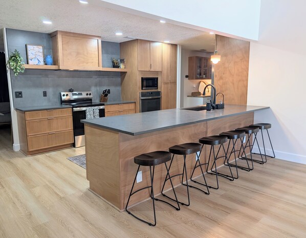 Microwave, oven, stovetop, dishwasher