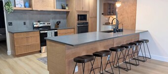 Modern 4-bedroom pool home in the heart of Fruit Cove