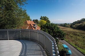 Comfort Apartment, Kitchen, City View | Terrace/patio - Gästehaus Elena (Kassel)