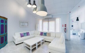 25-Zoll-Smart-TV mit Digitalempfang