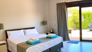 Classic Tek Büyük veya İki Ayrı Yataklı Oda, Balkon, Bahçe Manzaralı