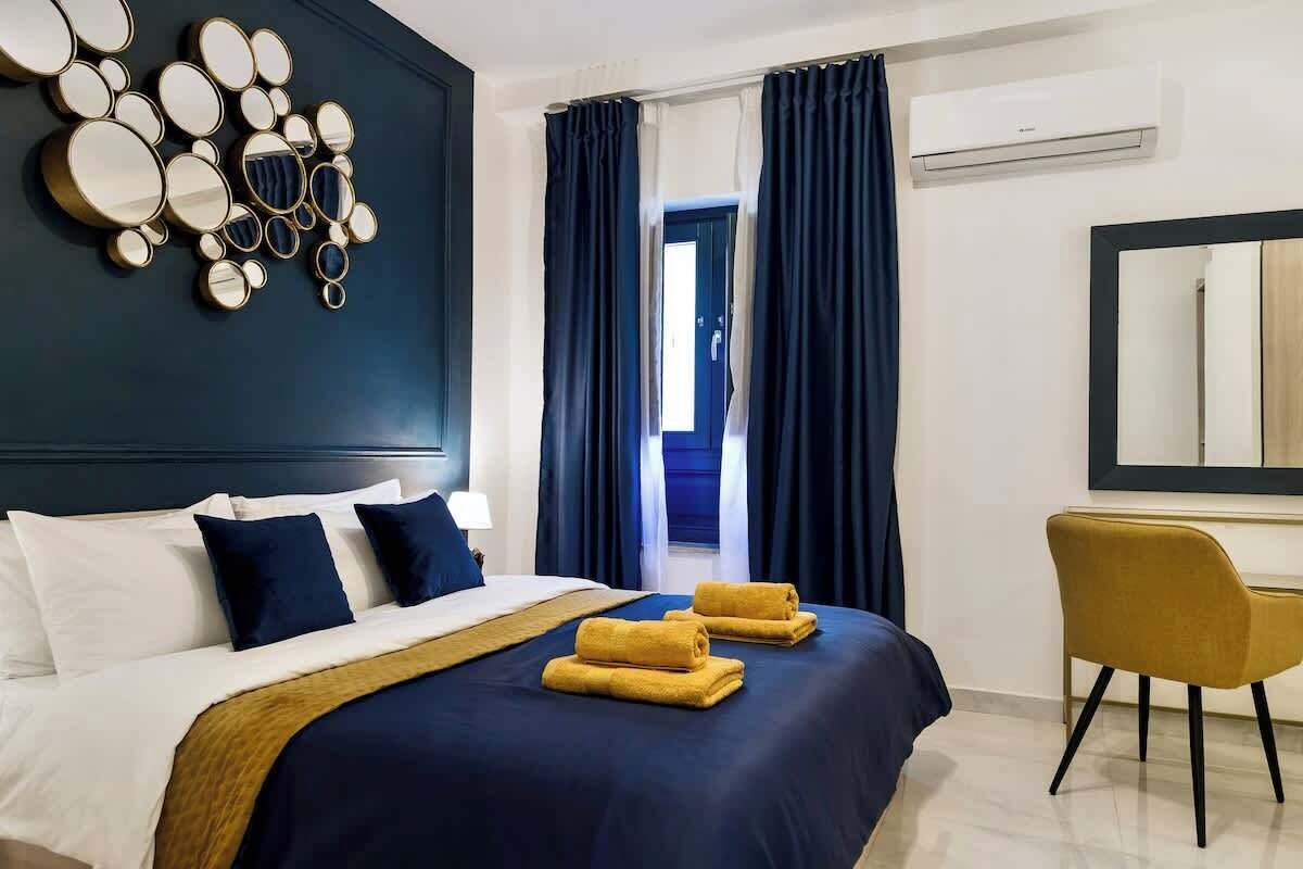 Desk, iron/ironing board, travel cot, WiFi