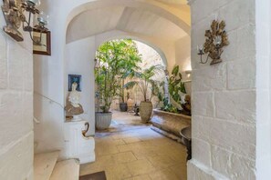 Interior - Palazzo San Pawl | Hompesh Suite (Valletta)