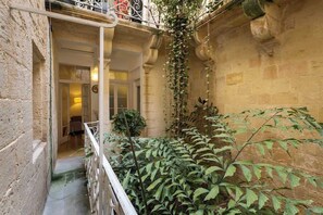 Exterior detail - Palazzo San Pawl | Hompesh Suite (Valletta)