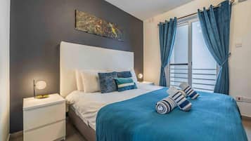 Fer et planche à repasser, lit parapluie, Wi-Fi, draps fournis