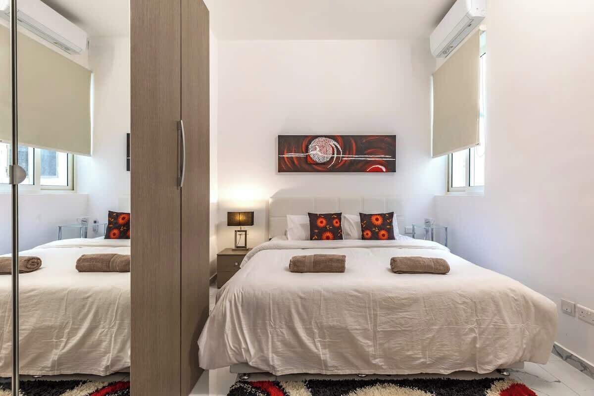 Iron/ironing board, travel cot, WiFi, bed sheets