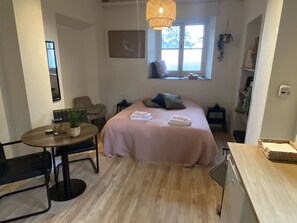 1 bedroom - Modern Studio 3 in Historic Abbey (Cadier en Keer)