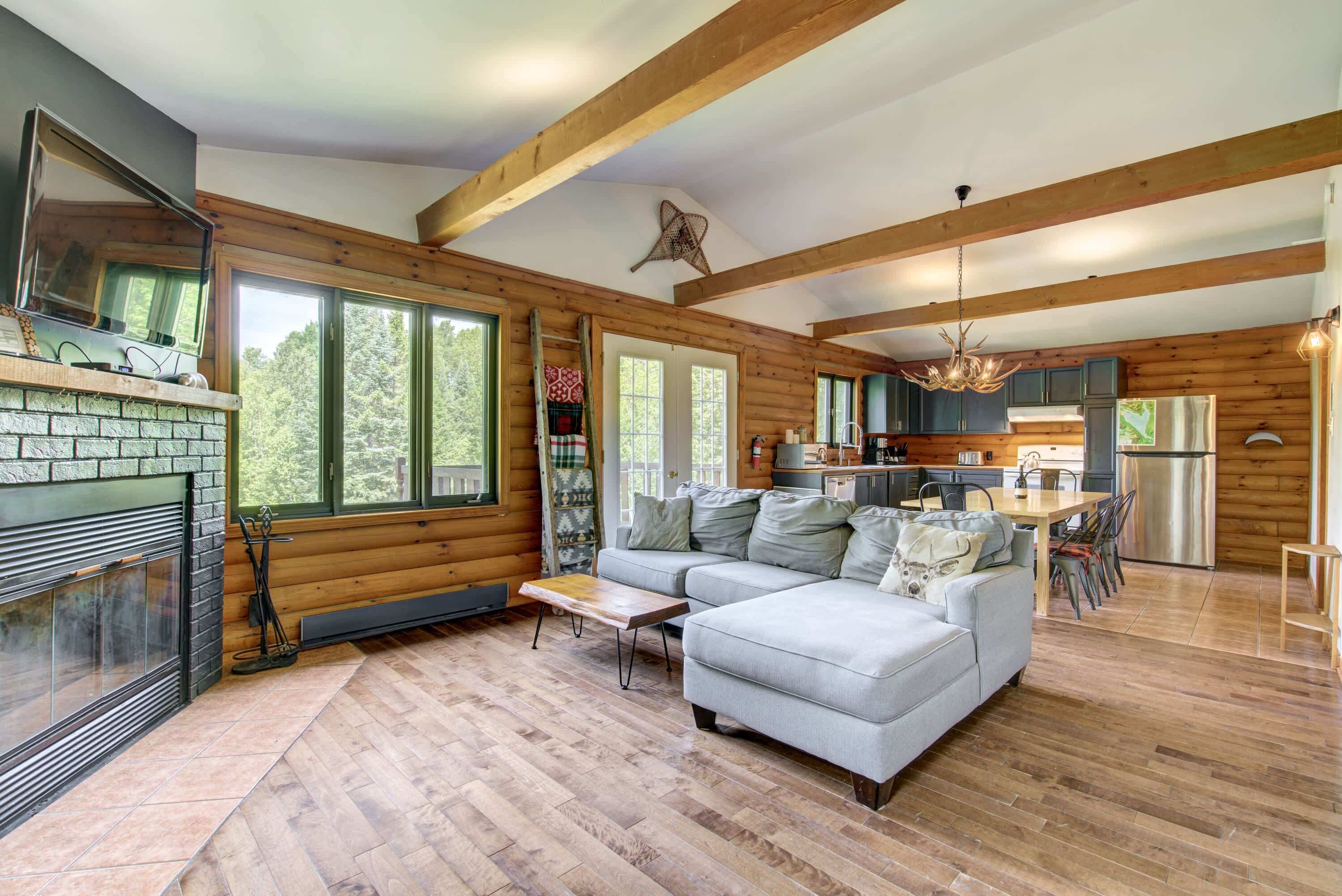 TV, fireplace, foosball, stereo