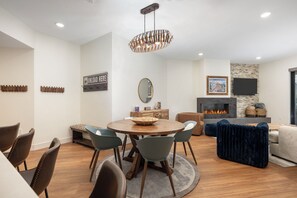 Dining - Luxury 1 bedroom, downtown, private deck & firepit (Winter Park)